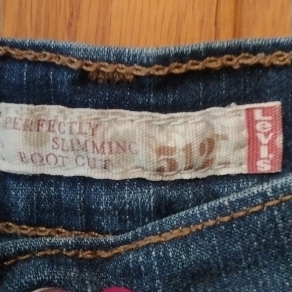 EUC Levi's 512 Perfectly Slimming Bootcut, Size 8PM - Picture 6 of 7